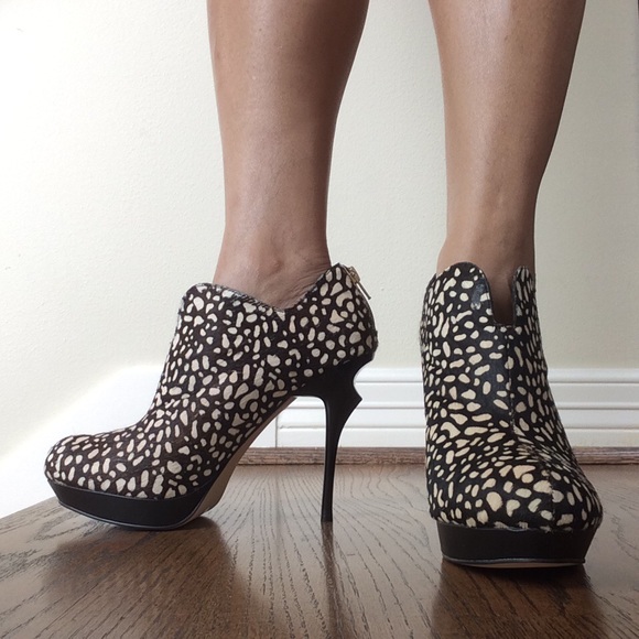 DV by Dolce Vita Black and White Calf Fur Booties - Picture 6 of 8